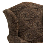 Poltroncina decorativa imbottita con schienale avvolgente in stile moderno di metà secolo