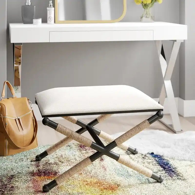 Banco decorativo boho com estrutura metálica