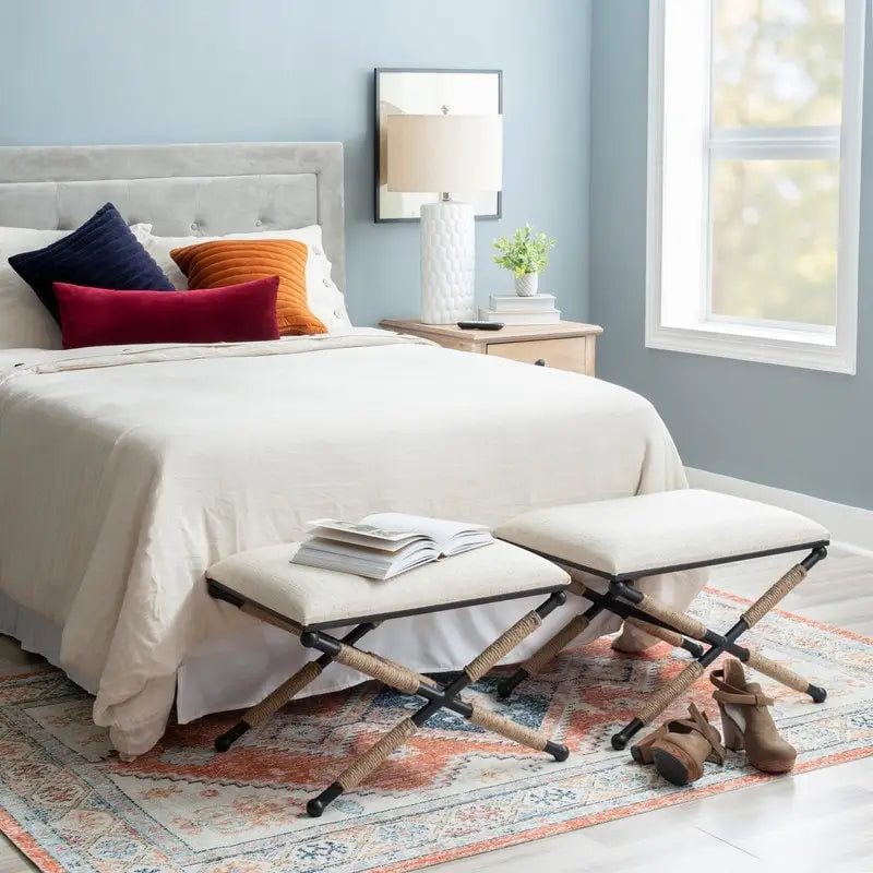 Banco decorativo boho com estrutura metálica
