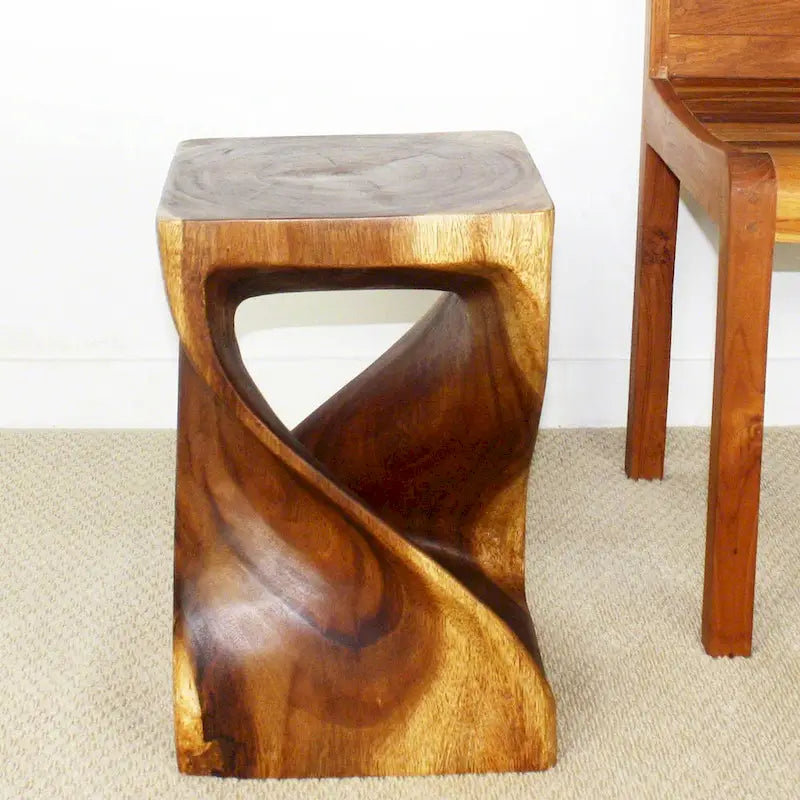 Sgabello in legno Twist 12 x 12 x 18 In - finitura a olio noce