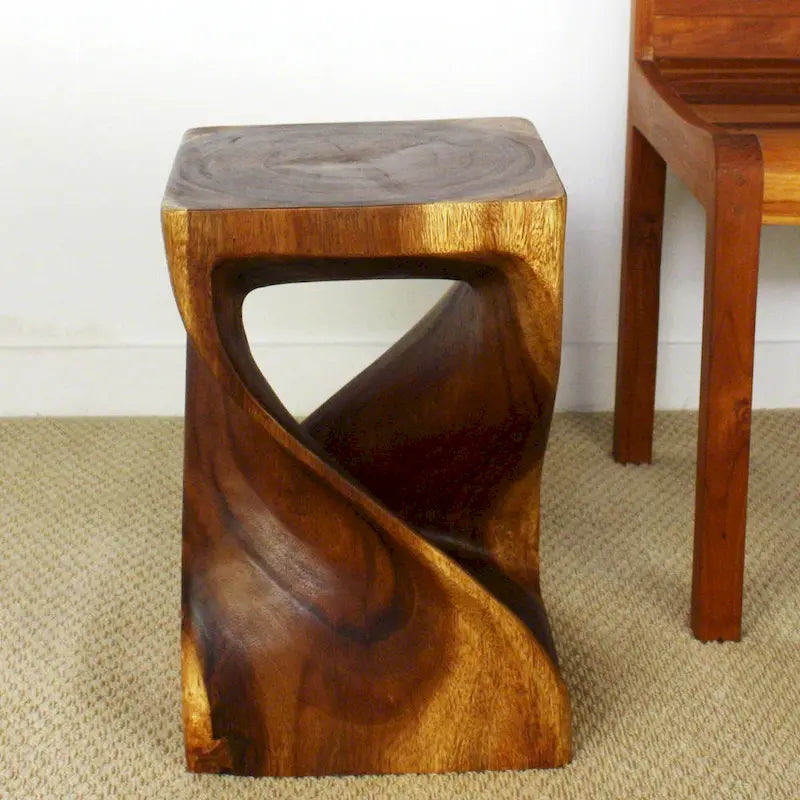 Sgabello in legno Twist 12 x 12 x 18 In - finitura a olio noce