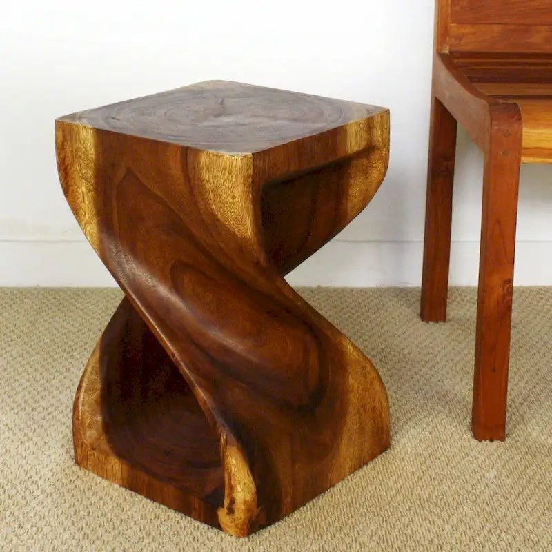 Sgabello in legno Twist 12 x 12 x 18 In - finitura a olio noce