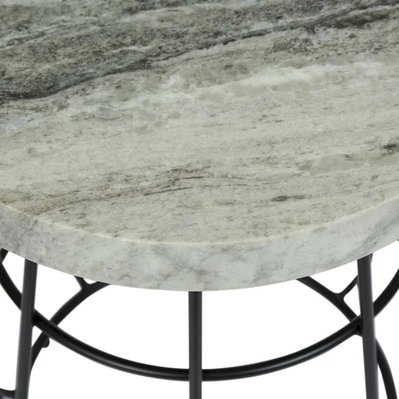 Mesa lateral com tampo de mármore e estrutura de ferro